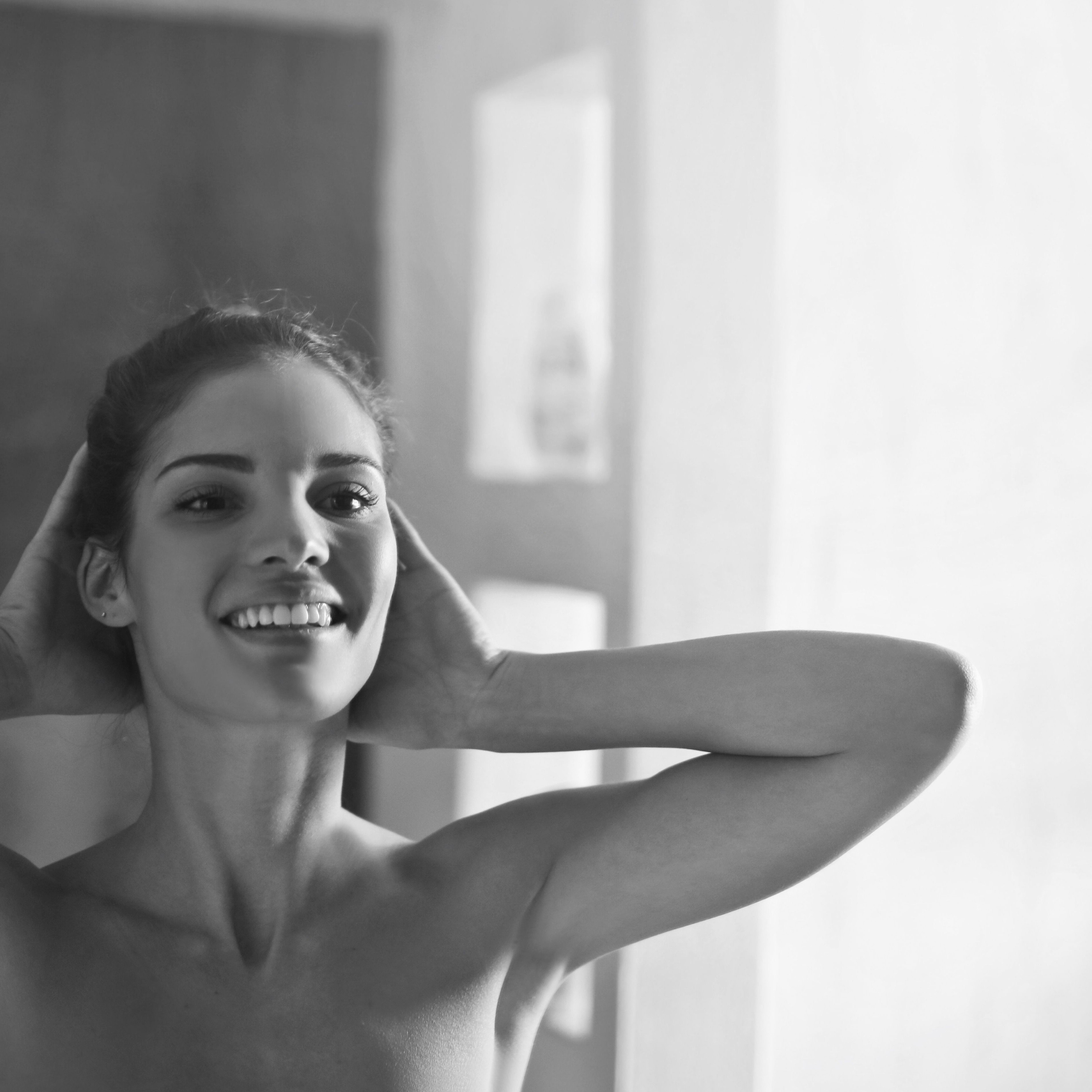 Black & white image of lady